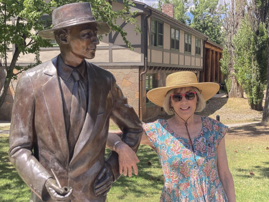 Oppenheimer greets Cindy